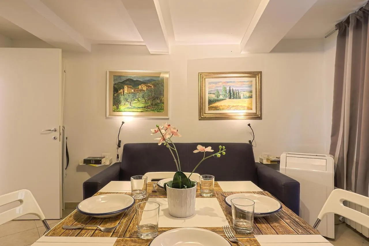 Delightful Suite - Hosted By Sweetstay Firenze 0*,  Italia